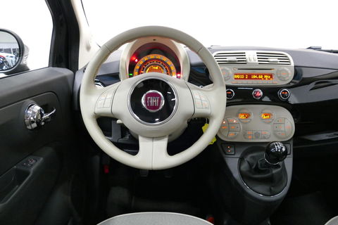 Fiat 500 0.9 TwinAir Turbo Lounge / Orig. Nederlands/ 2e eigenaar / Panoramadak / Climatronic / Parkeersensoren achter / 15'' LMV / Mistlampen / Chroom pakket / Radio / Elektr. bedienbare ramen / Leder stuurwiel
