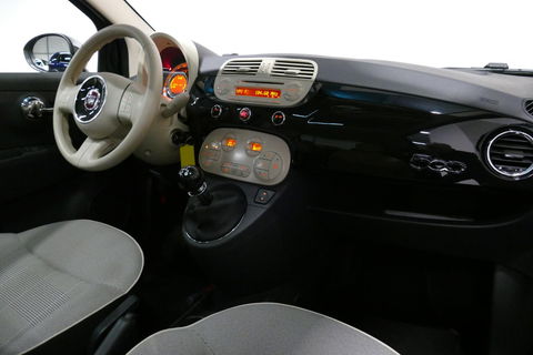 Fiat 500 0.9 TwinAir Turbo Lounge / Orig. Nederlands/ 2e eigenaar / Panoramadak / Climatronic / Parkeersensoren achter / 15'' LMV / Mistlampen / Chroom pakket / Radio / Elektr. bedienbare ramen / Leder stuurwiel