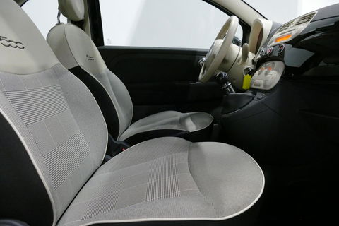Fiat 500 0.9 TwinAir Turbo Lounge / Orig. Nederlands/ 2e eigenaar / Panoramadak / Climatronic / Parkeersensoren achter / 15'' LMV / Mistlampen / Chroom pakket / Radio / Elektr. bedienbare ramen / Leder stuurwiel