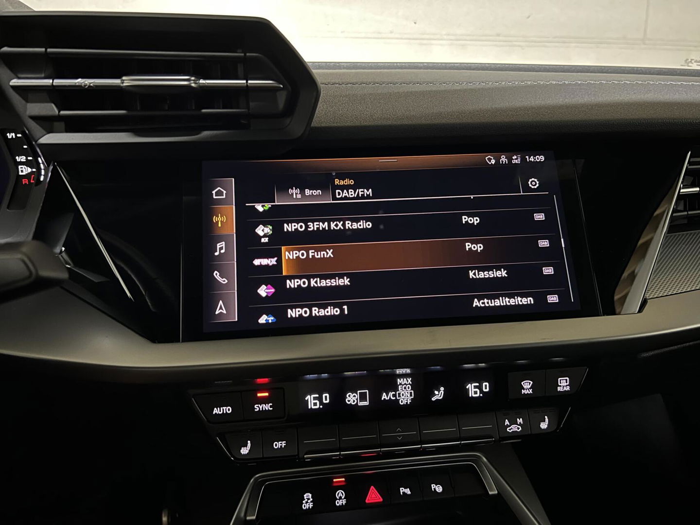 Audi A3 Sportback 35 TFSI S-Line Black Edition Pano CarPlay NAP
