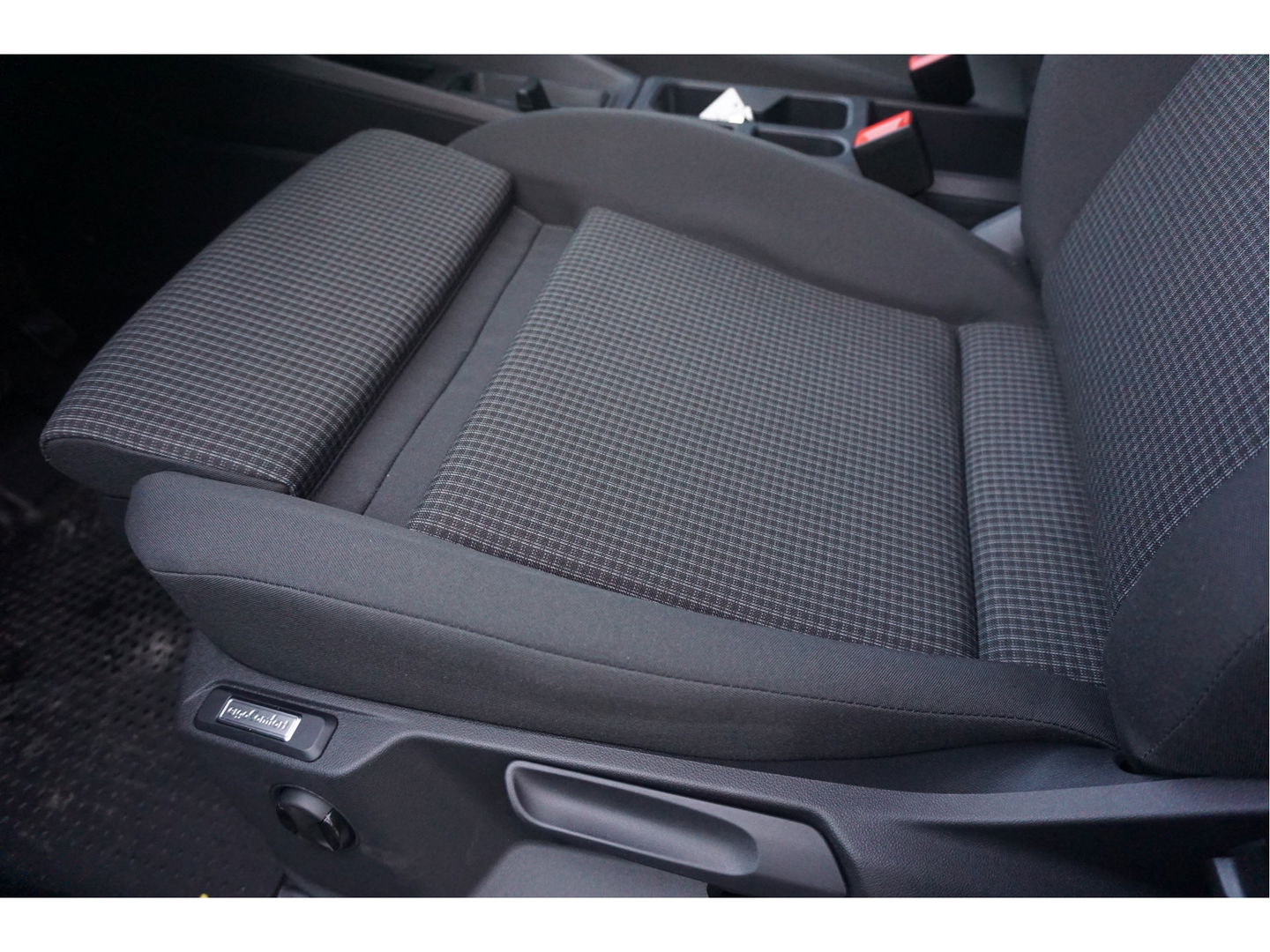 Volkswagen Caddy Maxi 2.0TDI 122PK DSG AUT BPM VRIJ!! Navi, Camera, LED, LM Velg, Digi Dash!! NR. 194