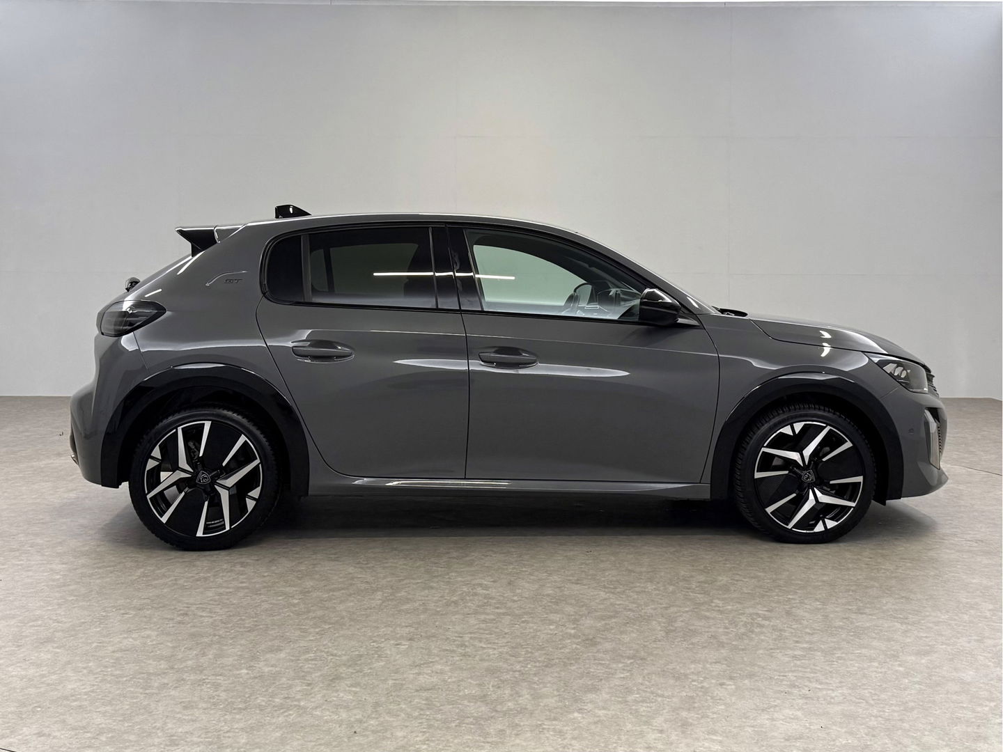 Peugeot 208 Hybrid 136PK e-DCS6 GT | 360° | Virtual | Sfeerverl. | Carplay | Adap. Cruise | Dodehoek