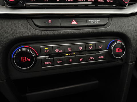 Kia Ceed 1.5 T-GDi MHEV 160PK GT-line | Pano | Camera | Carplay | Virtual | Trekh. | Keyless | Cruise