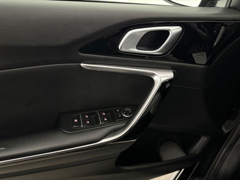 Kia Ceed 1.5 T-GDi MHEV 160PK GT-line | Pano | Camera | Carplay | Virtual | Trekh. | Keyless | Cruise