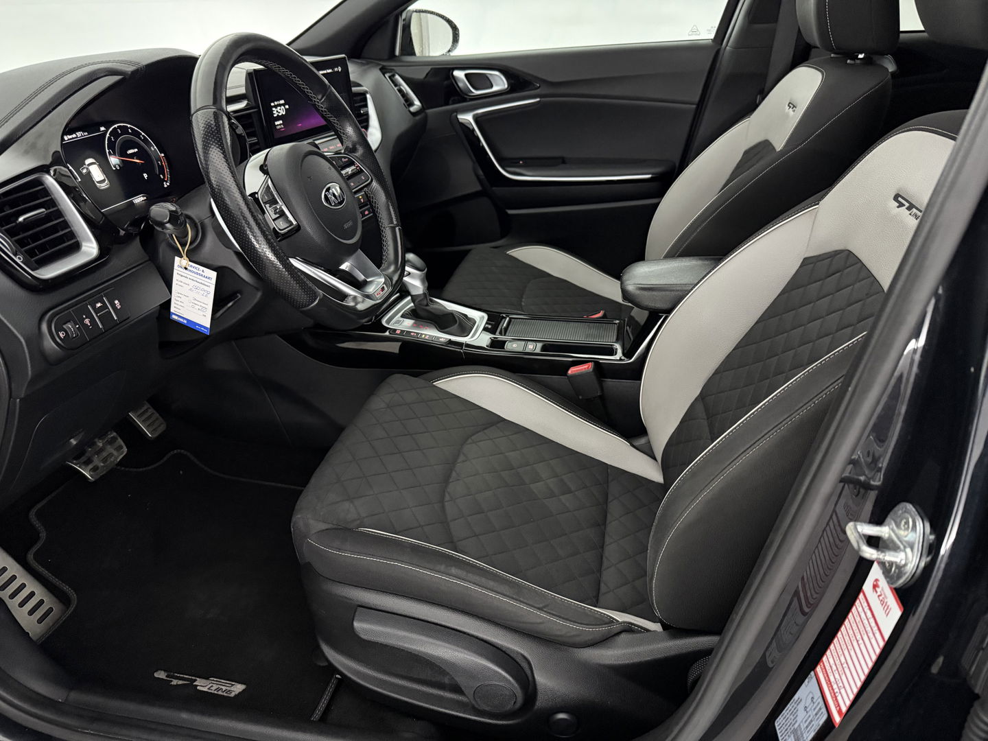 Kia Ceed 1.5 T-GDi MHEV 160PK GT-line | Pano | Camera | Carplay | Virtual | Trekh. | Keyless | Cruise