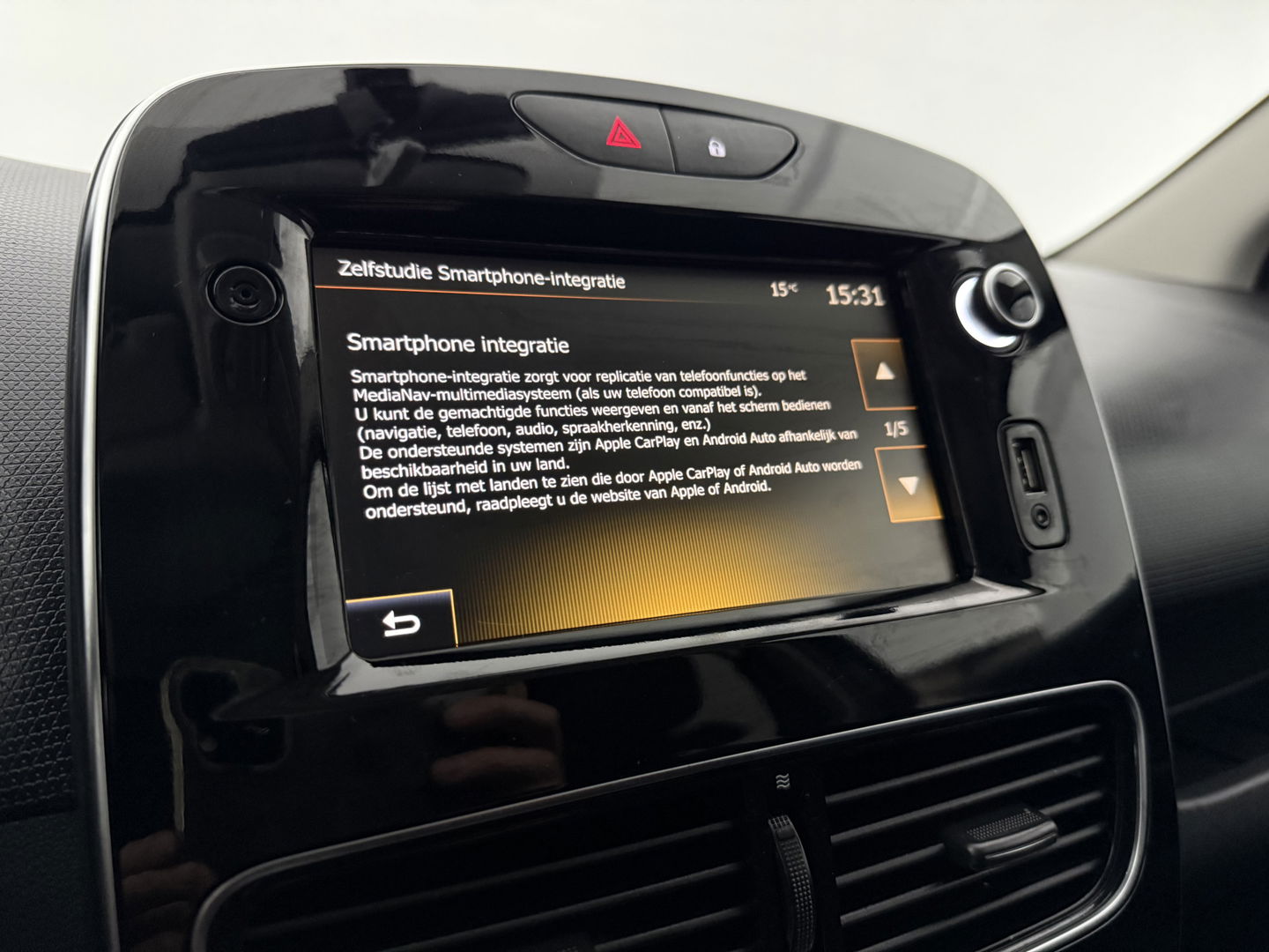 Renault Clio 0.9 TCe Limited | Airco | Cruise | Carplay | Navigatie | Keyless | Parkeersens. | NAP