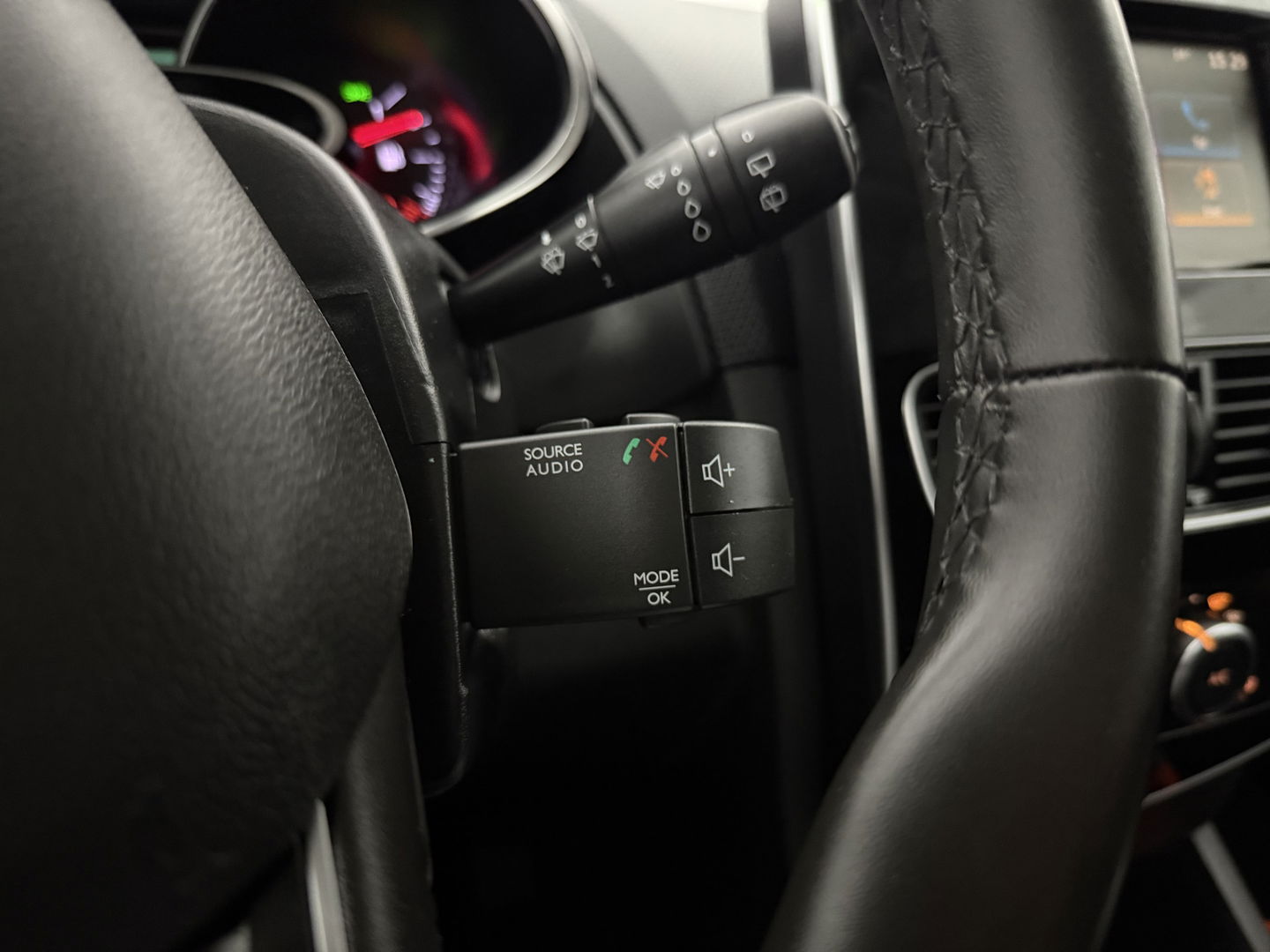 Renault Clio 0.9 TCe Limited | Airco | Cruise | Carplay | Navigatie | Keyless | Parkeersens. | NAP