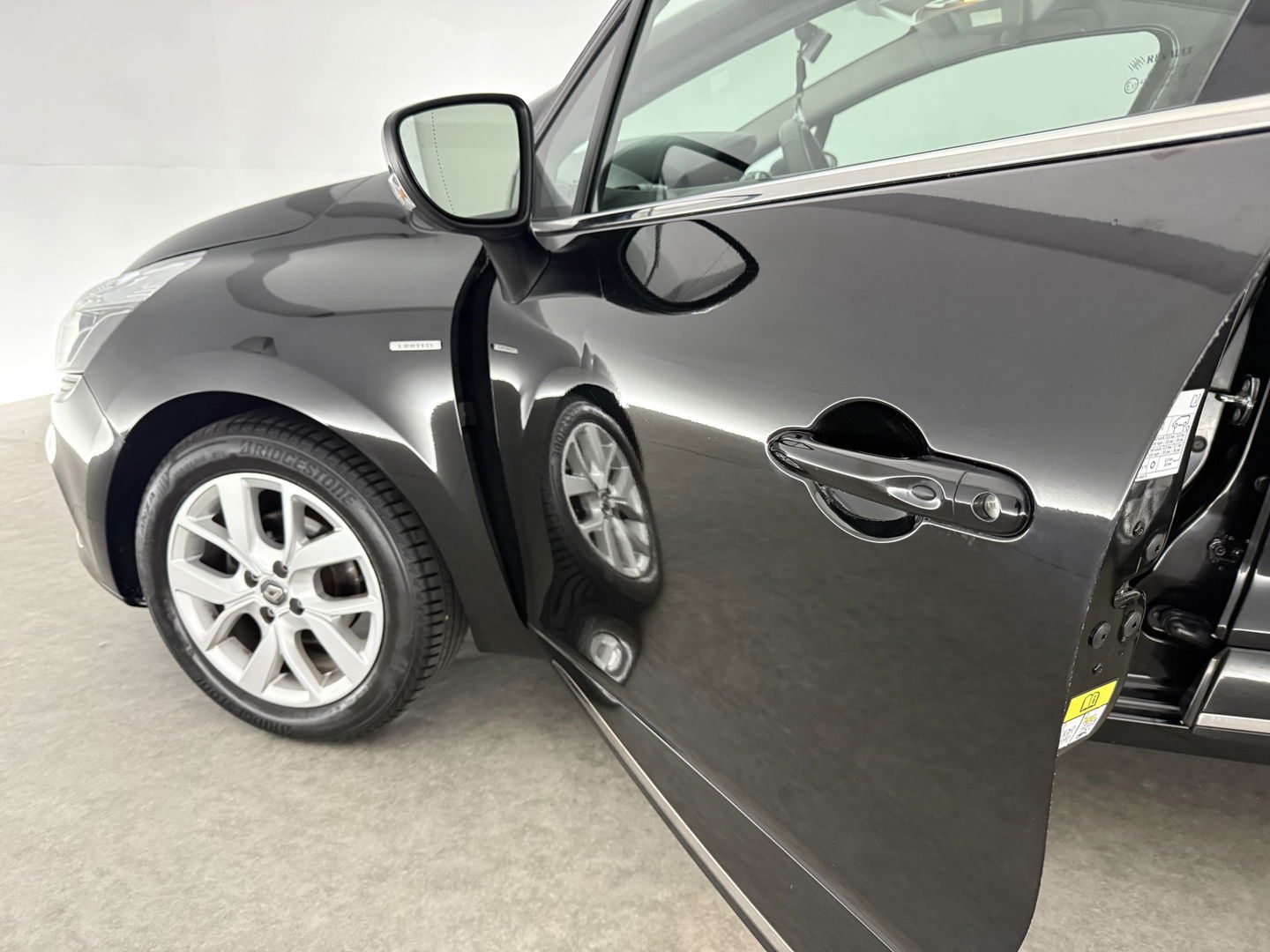 Renault Clio 0.9 TCe Limited | Airco | Cruise | Carplay | Navigatie | Keyless | Parkeersens. | NAP