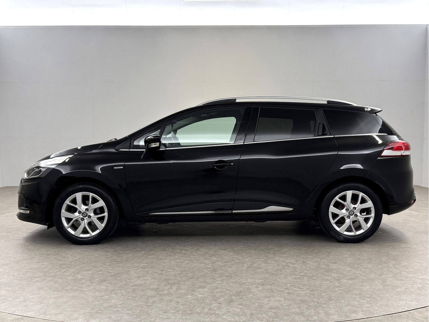 Renault Clio 0.9 TCe Limited | Airco | Cruise | Carplay | Navigatie | Keyless | Parkeersens. | NAP