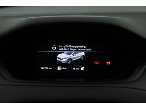 Škoda Enyaq iV 80 First Edition | Leder | Trekhaak | Adapt. Cruise | Camera | Memory seat | Navi | Keyless | CarPlay | Crystal light