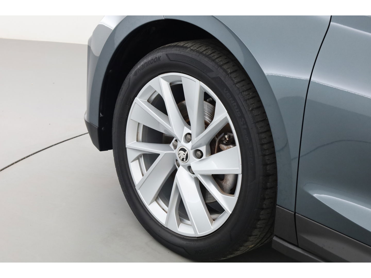 Škoda Enyaq iV 80 First Edition | Leder | Trekhaak | Adapt. Cruise | Camera | Memory seat | Navi | Keyless | CarPlay | Crystal light