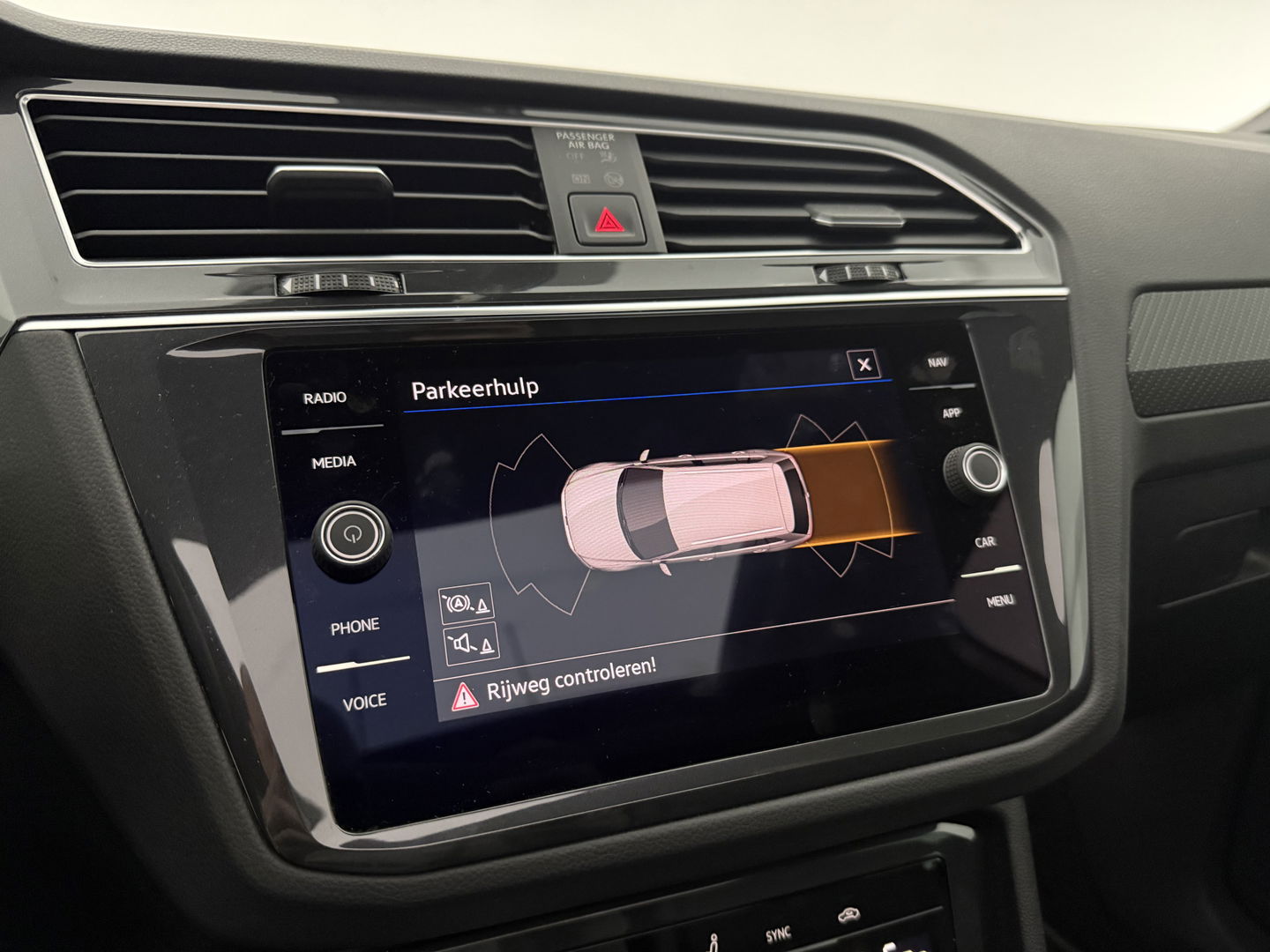 Volkswagen Tiguan 1.4 TSI eHybrid 245PK R-Line Black Style | SOH 86% | Pano | Virtual | Adap. Cruise | Sfeer | Carplay | Keyless | Stoelverw. | NAP