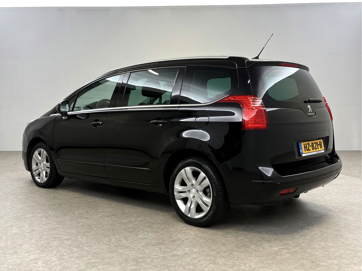 Peugeot 5008 1.6 THP Allure | Pano | Head-up Display | Camera | LED | Cruise | Navi | NAP