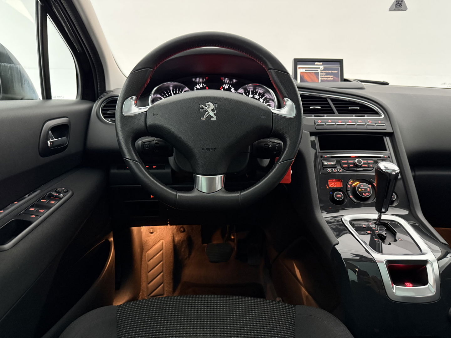 Peugeot 5008 1.6 THP Allure | Pano | Head-up Display | Camera | LED | Cruise | Navi | NAP