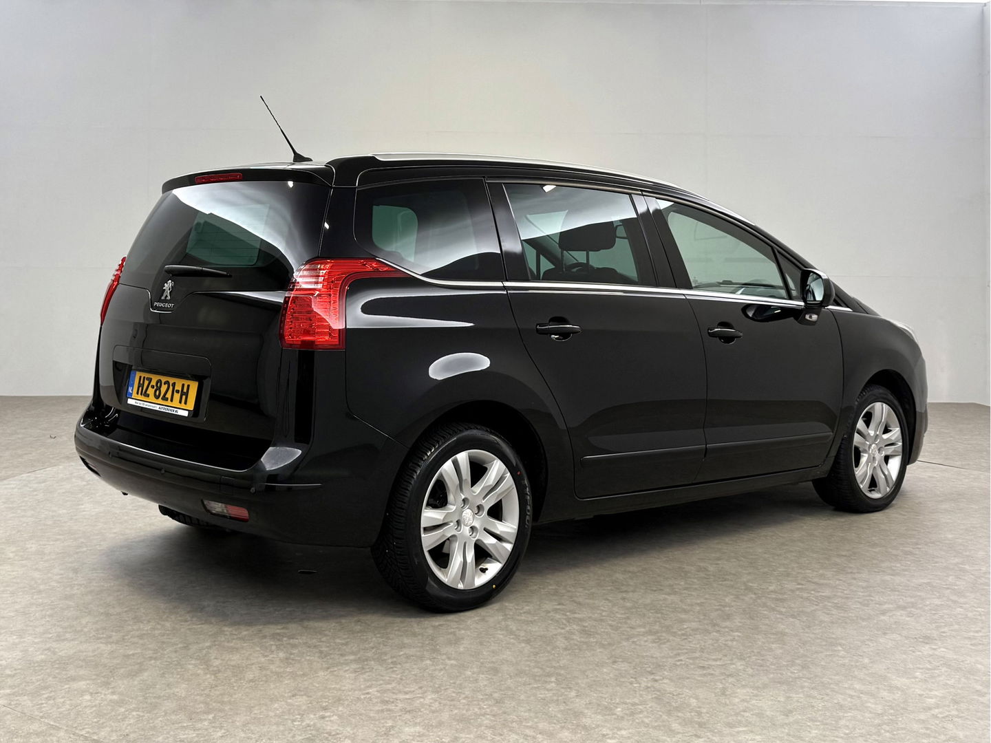 Peugeot 5008 1.6 THP Allure | Pano | Head-up Display | Camera | LED | Cruise | Navi | NAP