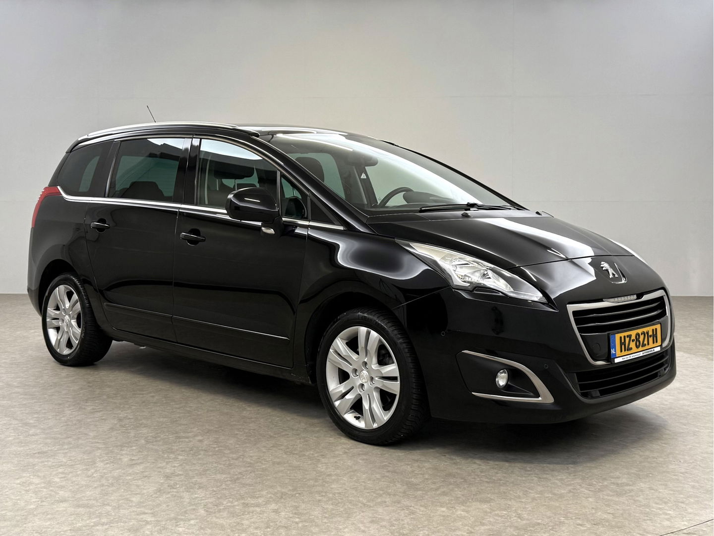 Peugeot 5008 1.6 THP Allure | Pano | Head-up Display | Camera | LED | Cruise | Navi | NAP