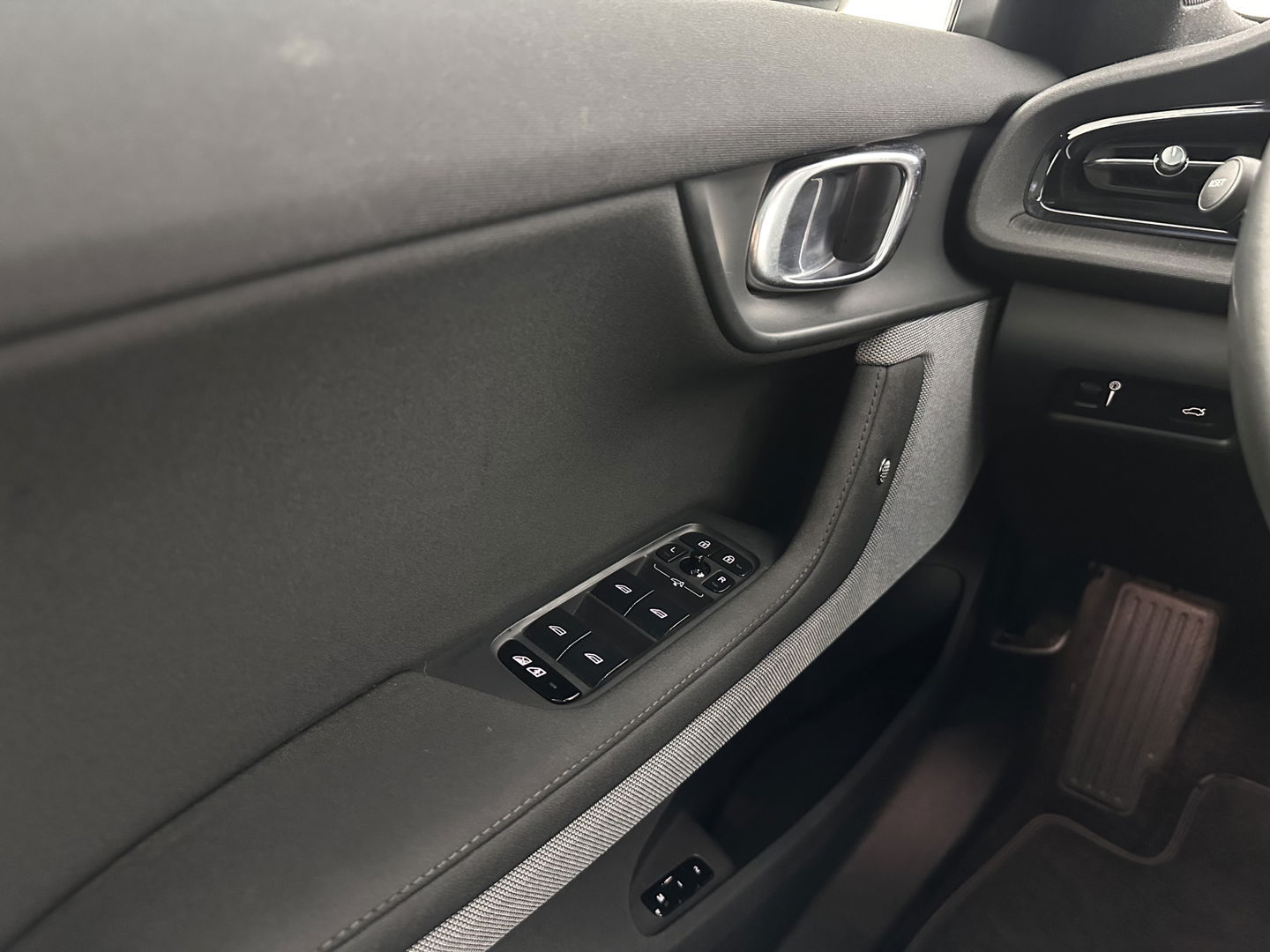 Polestar 2 Long Range Dual Motor Launch Edition 78kWh (3-Fase-11kW) {SOH-88%} Aut.*PANO | NAVI-FULLMAP | FULL-LED | ADAPTIVE-CRUISE | BLINDSPOT | TOPVIEW | KEYLESS | LANE-ASSIST | DIGI-COCKPIT | CARPLAY | DAB+ | HEATED-SPORTSEATS | CAMERA | MEMORY-PACK | PDC | 19''A