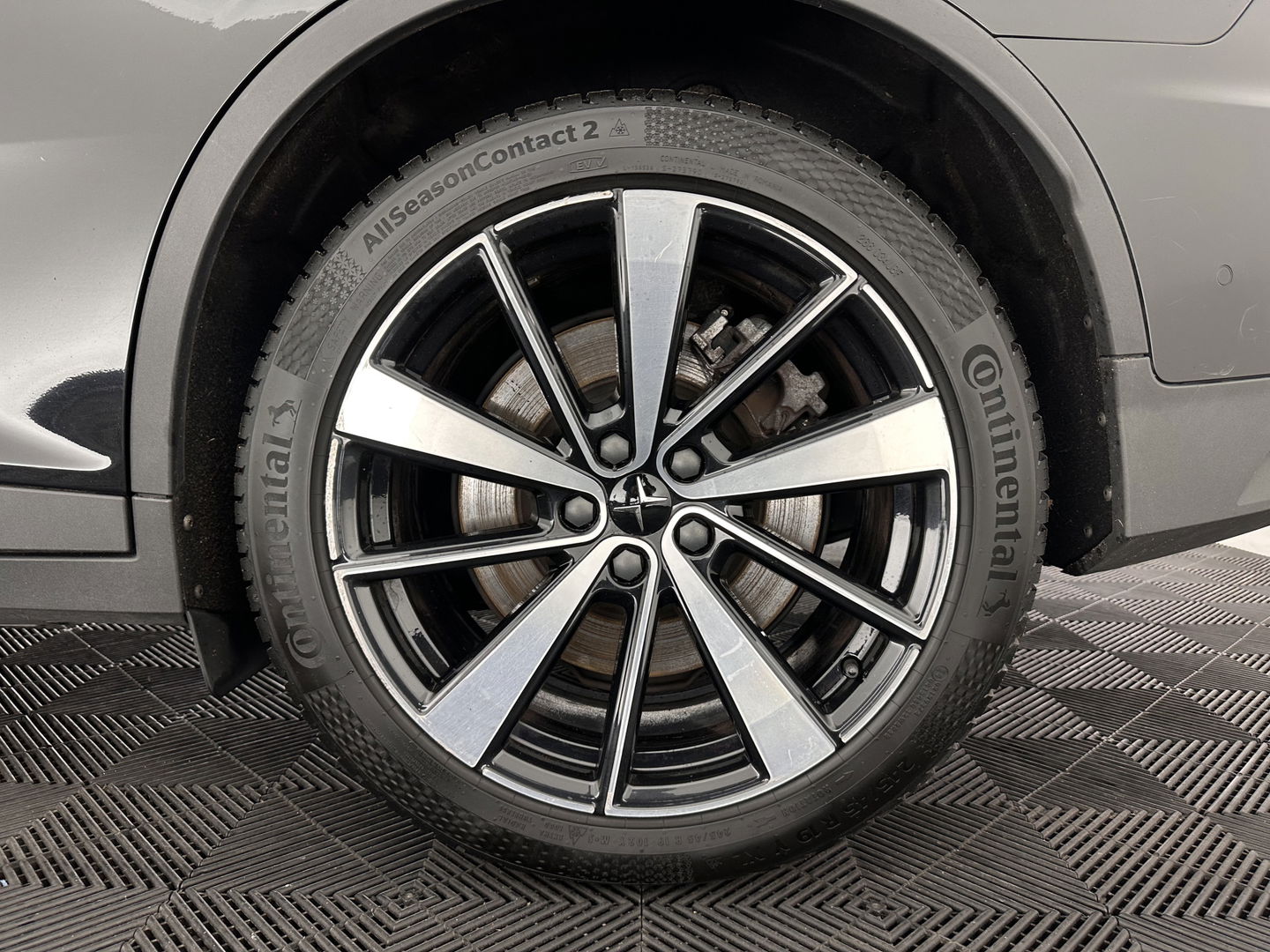 Polestar 2 Long Range Dual Motor Launch Edition 78kWh (3-Fase-11kW) {SOH-88%} Aut.*PANO | NAVI-FULLMAP | FULL-LED | ADAPTIVE-CRUISE | BLINDSPOT | TOPVIEW | KEYLESS | LANE-ASSIST | DIGI-COCKPIT | CARPLAY | DAB+ | HEATED-SPORTSEATS | CAMERA | MEMORY-PACK | PDC | 19''A