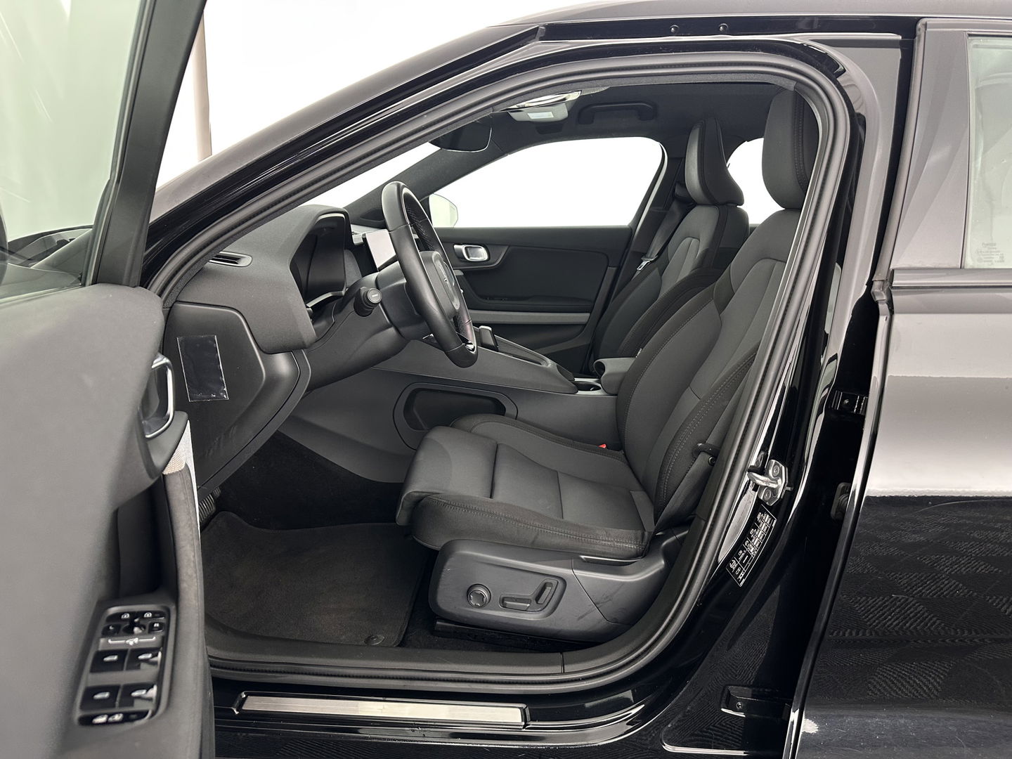 Polestar 2 Long Range Dual Motor Launch Edition 78kWh (3-Fase-11kW) {SOH-88%} Aut.*PANO | NAVI-FULLMAP | FULL-LED | ADAPTIVE-CRUISE | BLINDSPOT | TOPVIEW | KEYLESS | LANE-ASSIST | DIGI-COCKPIT | CARPLAY | DAB+ | HEATED-SPORTSEATS | CAMERA | MEMORY-PACK | PDC | 19''A