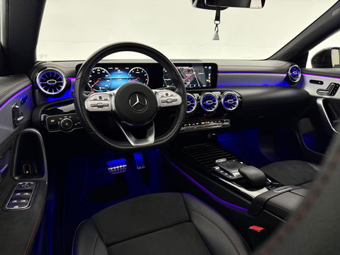 Mercedes-Benz CLA-Klasse 180 AMG | Pano | Sfeerverl. | Memory | Burmester | Virtual | Carplay | Camera | Adap. Cruise | NAP