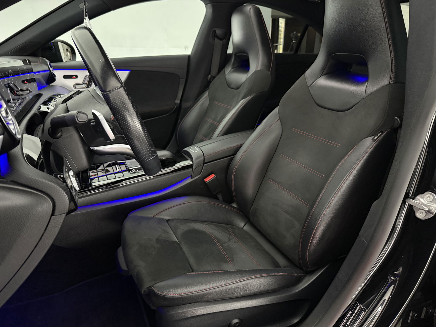 Mercedes-Benz CLA-Klasse 180 AMG | Pano | Sfeerverl. | Memory | Burmester | Virtual | Carplay | Camera | Adap. Cruise | NAP