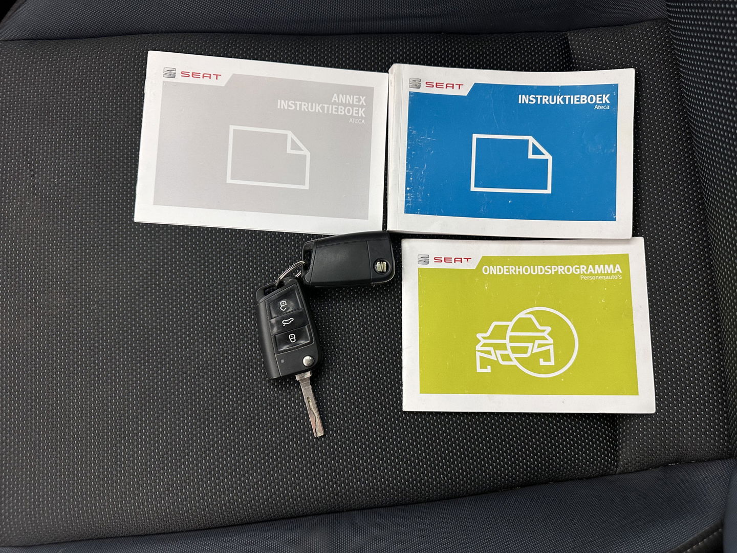 SEAT Ateca 1.0 EcoTSI Style (INCL-BTW) *FULL-LED | NAVI-FULLMAP | CAMERA | DAB+ | COMFORTSEATS |  ECC | PDC | CRUISE | PRIVACY-GLASS | CARPLAY | 17''ALU*