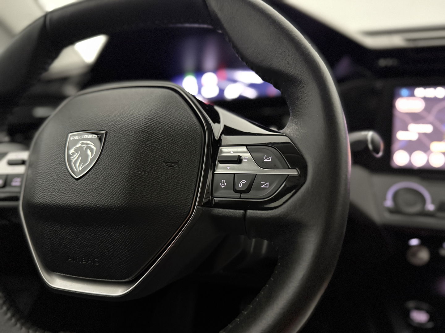 Peugeot 308 1.2 PureTech | Virtual | Carplay | Cruise | Parkeersens. | Navigatie | NAP