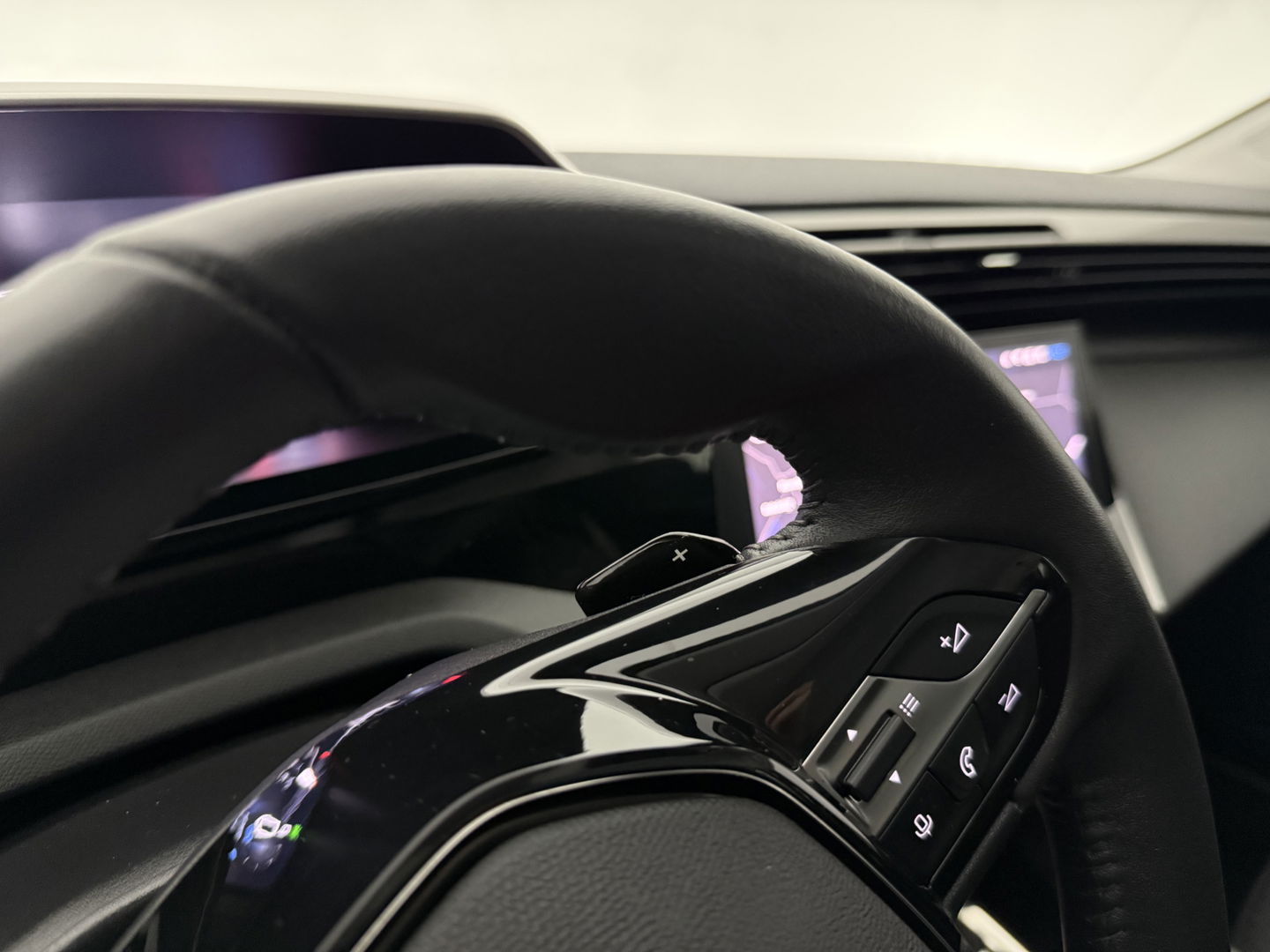 Peugeot 308 1.2 PureTech | Virtual | Carplay | Cruise | Parkeersens. | Navigatie | NAP