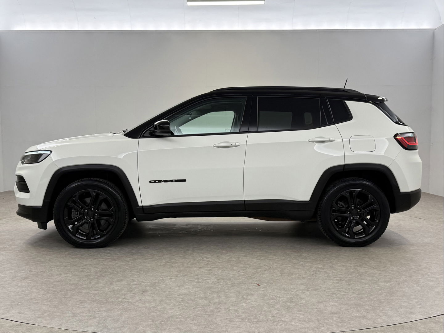 Jeep Compass 4xe 240 Plug-in Hybrid Electric Upland | SOH 95% | Virtual | Carplay | Camera | Stoel/stuurverw. | Adaptive Cruise | LED | Keyless
