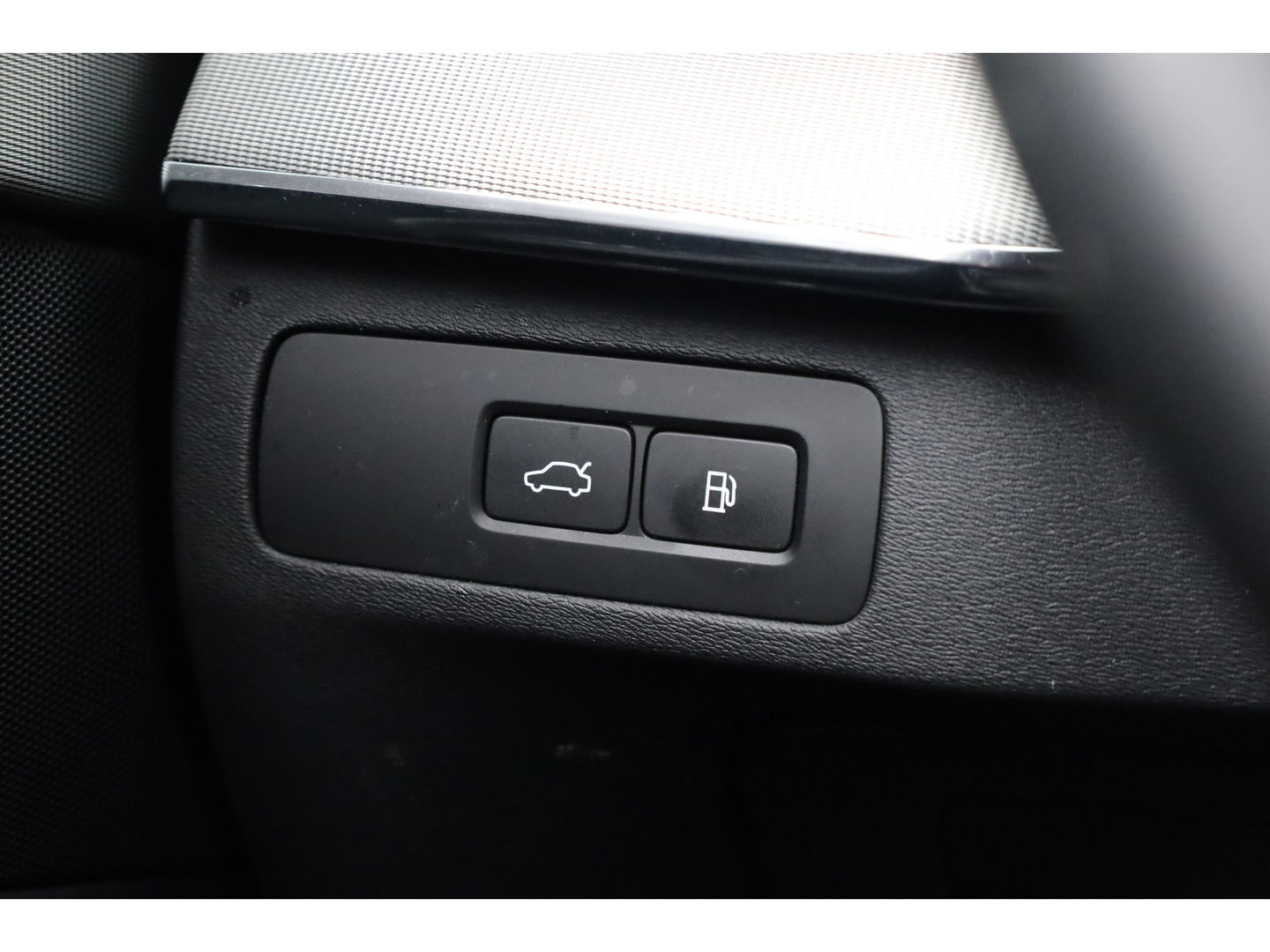 Volvo XC90 T8 Recharge Plus Dark | Long Range | Pilot Assist | Memory seats | 4x Stoelverw. | H&K Audio | Leder | Nav + CarPlay | Keyless | 21''