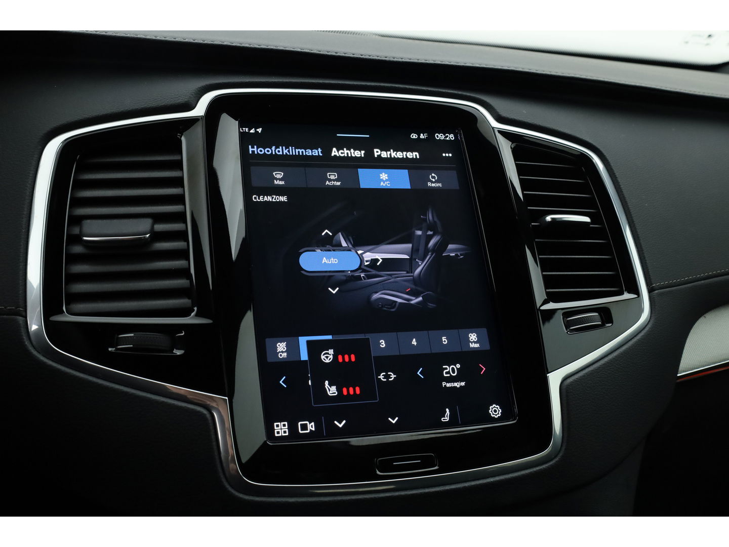 Volvo XC90 T8 Recharge Plus Dark | Long Range | Pilot Assist | Memory seats | 4x Stoelverw. | H&K Audio | Leder | Nav + CarPlay | Keyless | 21''