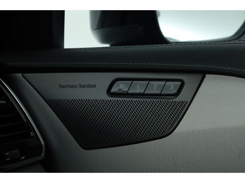 Volvo XC90 T8 Recharge Plus Dark | Long Range | Pilot Assist | Memory seats | 4x Stoelverw. | H&K Audio | Leder | Nav + CarPlay | Keyless | 21''