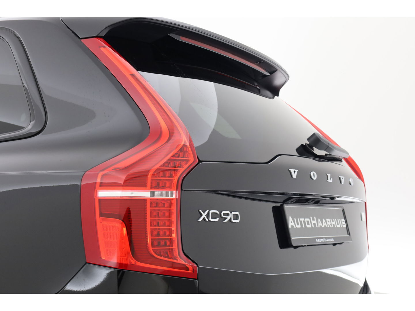 Volvo XC90 T8 Recharge Plus Dark | Long Range | Pilot Assist | Memory seats | 4x Stoelverw. | H&K Audio | Leder | Nav + CarPlay | Keyless | 21''