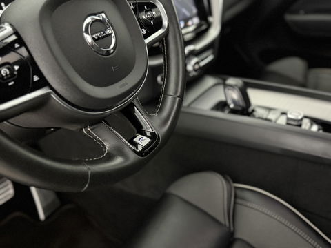 Volvo XC60 2.0 T8 Twin Engine AWD R-design | SOH 86% | Pano | Memory | Virtual | Sfeer | Camera | Adap. Cruise | Stoelverw. | Carplay