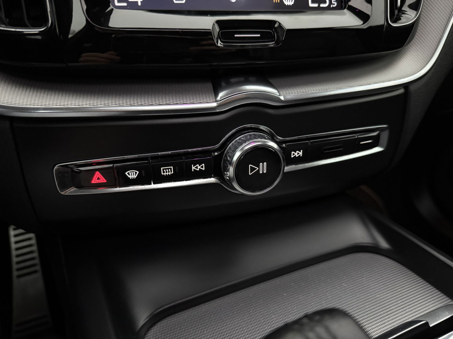 Volvo XC60 2.0 T8 Twin Engine AWD R-design | SOH 86% | Pano | Memory | Virtual | Sfeer | Camera | Adap. Cruise | Stoelverw. | Carplay