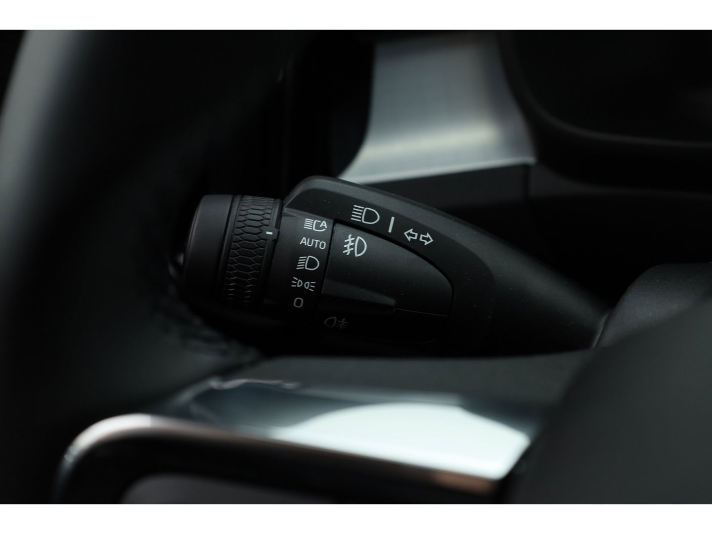 Volvo XC40 2.0 B3 Ultra Black Edition | MY26 | Pano-dak | H&K audio | ACC | 360 Cam | Mem stoelen |