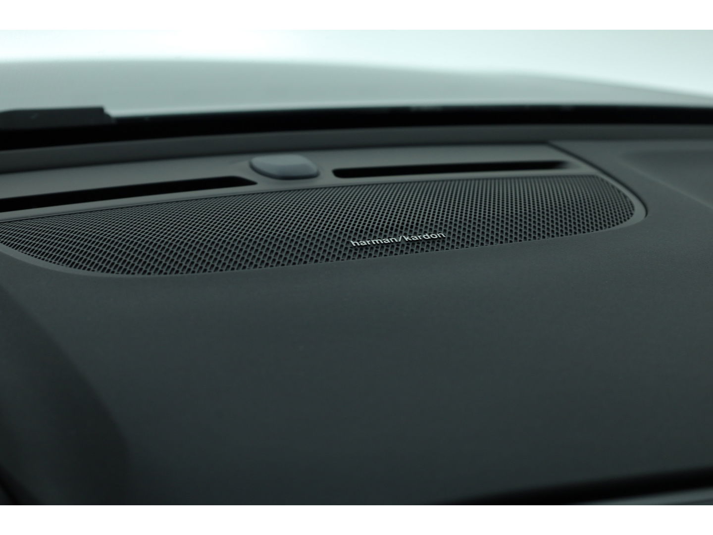 Volvo XC40 2.0 B3 Ultra Black Edition | MY26 | Pano-dak | H&K audio | ACC | 360 Cam | Mem stoelen |