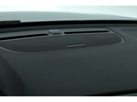 Volvo XC40 2.0 B3 Ultra Black Edition | MY26 | Pano-dak | H&K audio | ACC | 360 Cam | Mem stoelen |