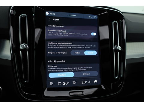 Volvo XC40 2.0 B3 Ultra Black Edition | MY26 | Pano-dak | H&K audio | ACC | 360 Cam | Mem stoelen |