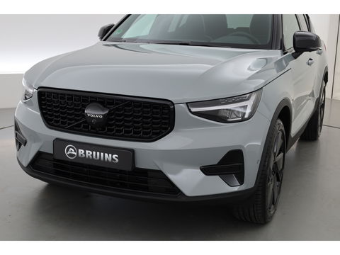 Volvo XC40 2.0 B3 Ultra Black Edition | MY26 | Pano-dak | H&K audio | ACC | 360 Cam | Mem stoelen |