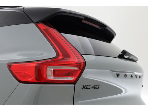 Volvo XC40 2.0 B3 Ultra Black Edition | MY26 | Pano-dak | H&K audio | ACC | 360 Cam | Mem stoelen |