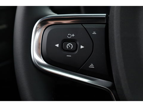 Volvo XC40 2.0 B3 Ultra Black Edition | MY26 | Pano-dak | H&K audio | ACC | 360 Cam | Mem stoelen |