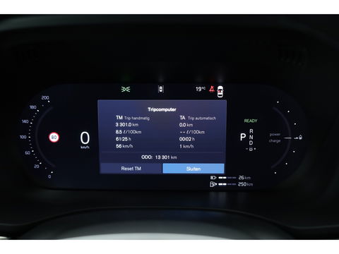 Volvo XC60 2.0 T6 Plug-in hybrid AWD Plus Dark | Facelift | Pano | 360 camera | Trekhaak | Head-up | 4-stoel & stuurverw |