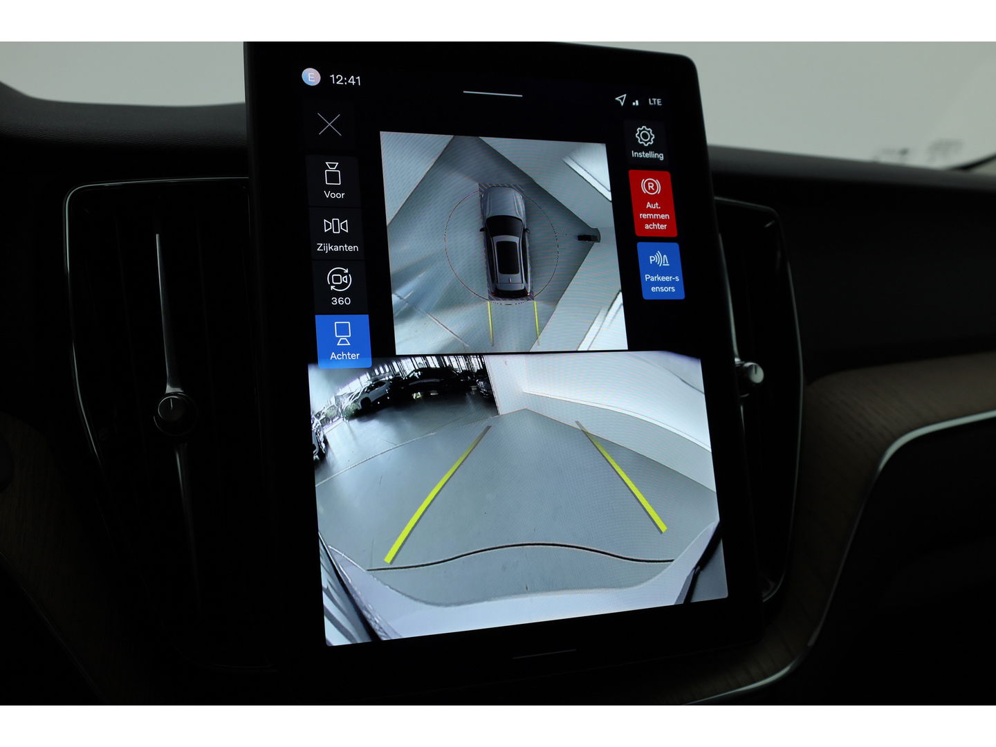 Volvo XC60 2.0 T6 Plug-in hybrid AWD Plus Dark | Facelift | Pano | 360 camera | Trekhaak | Head-up | 4-stoel & stuurverw |