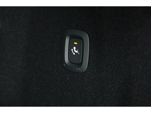 Volvo XC60 2.0 T6 Plug-in hybrid AWD Plus Dark | Facelift | Pano | 360 camera | Trekhaak | Head-up | 4-stoel & stuurverw |