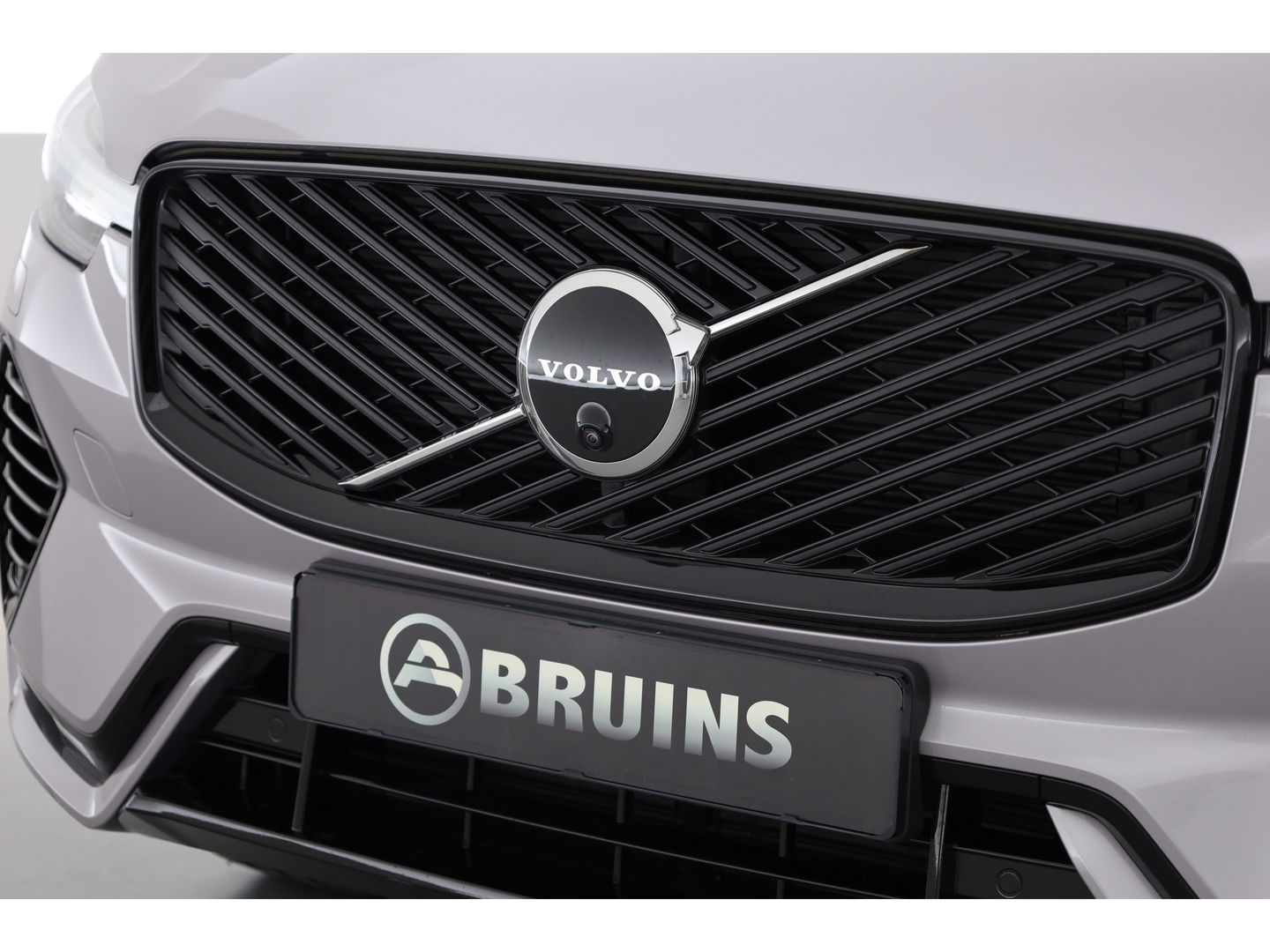 Volvo XC60 2.0 T6 Plug-in hybrid AWD Plus Dark | Facelift | Pano | 360 camera | Trekhaak | Head-up | 4-stoel & stuurverw |