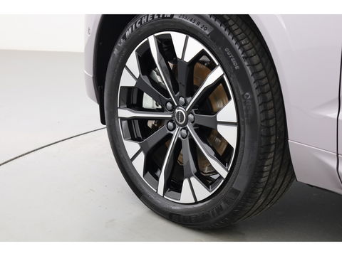 Volvo XC60 2.0 T6 Plug-in hybrid AWD Plus Dark | Facelift | Pano | 360 camera | Trekhaak | Head-up | 4-stoel & stuurverw |