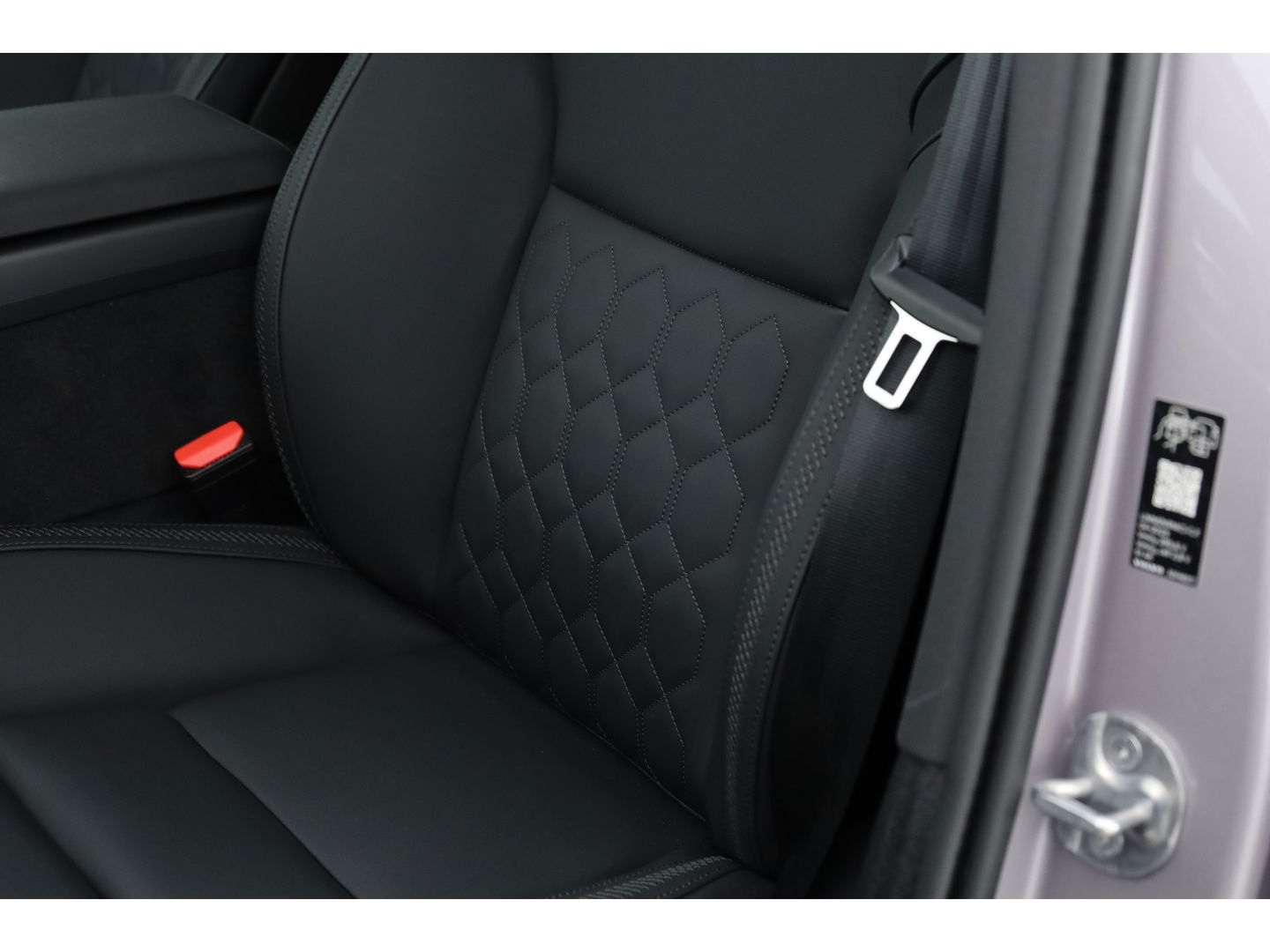 Volvo XC60 2.0 T6 Plug-in hybrid AWD Plus Dark | Facelift | Pano | 360 camera | Trekhaak | Head-up | 4-stoel & stuurverw |