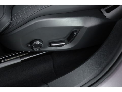 Volvo XC60 2.0 T6 Plug-in hybrid AWD Plus Dark | Facelift | Pano | 360 camera | Trekhaak | Head-up | 4-stoel & stuurverw |