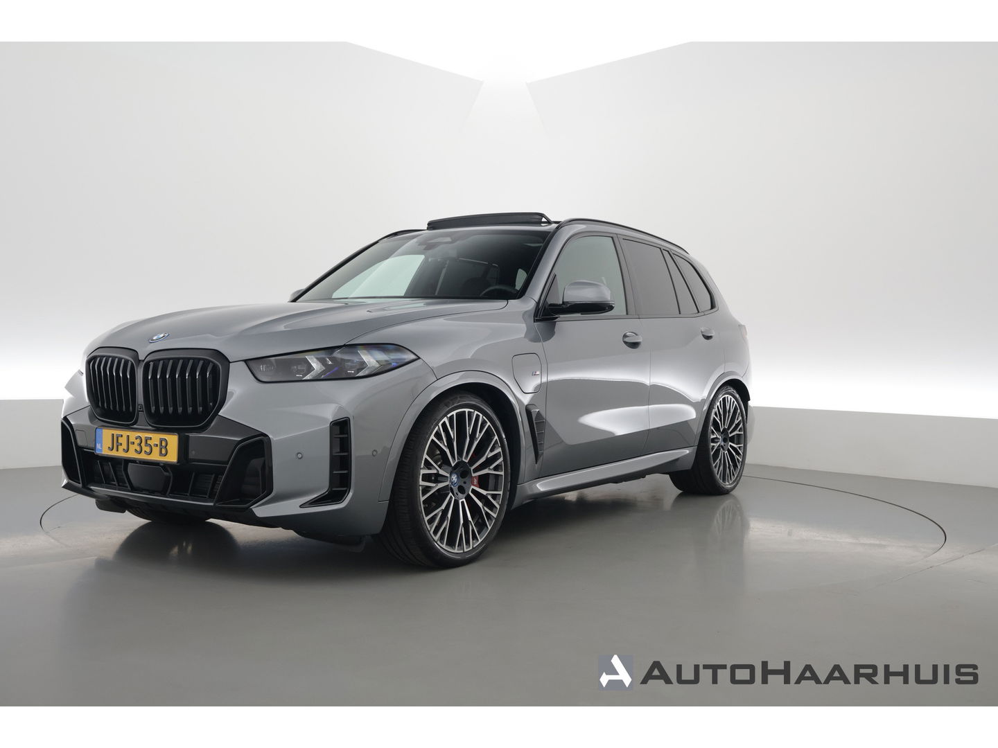 BMW X5 xDrive50e M Sport Pro | Iconic Glow | | Pano | Soft Close | HUD | Luchtvering | Harman Kardon | Elek. Trekhaak |